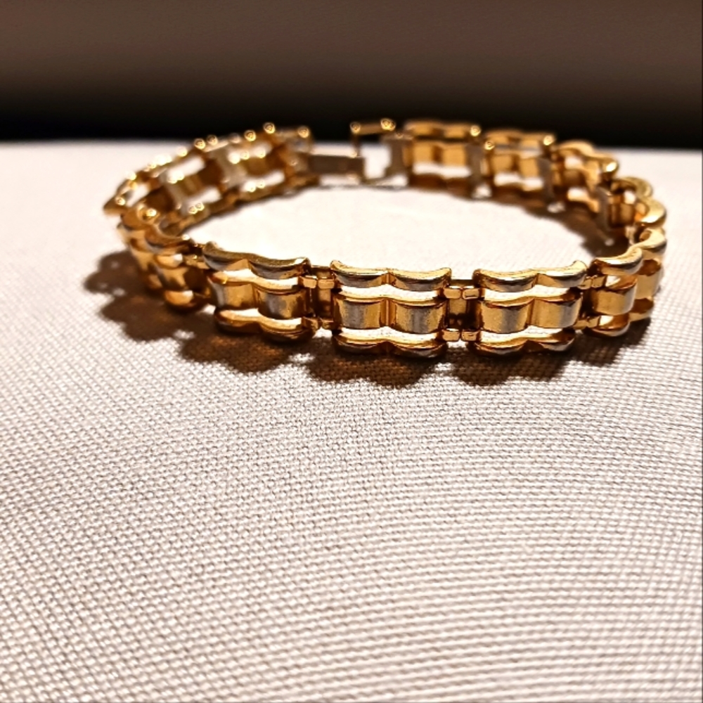 Monet Chain Link Bracelet